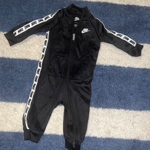 Baby Nike Tracksuit size 9 months - Black